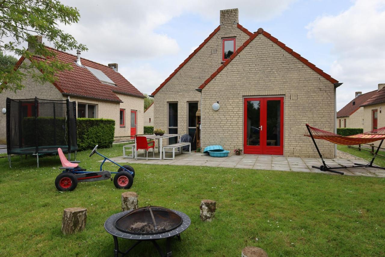 7 Person House With Garden, Firepit, Swimming Lake, Hammock, Child Friendly, In- And Outside Playground, Slide, And Great Coffee Ewijk Екстериор снимка